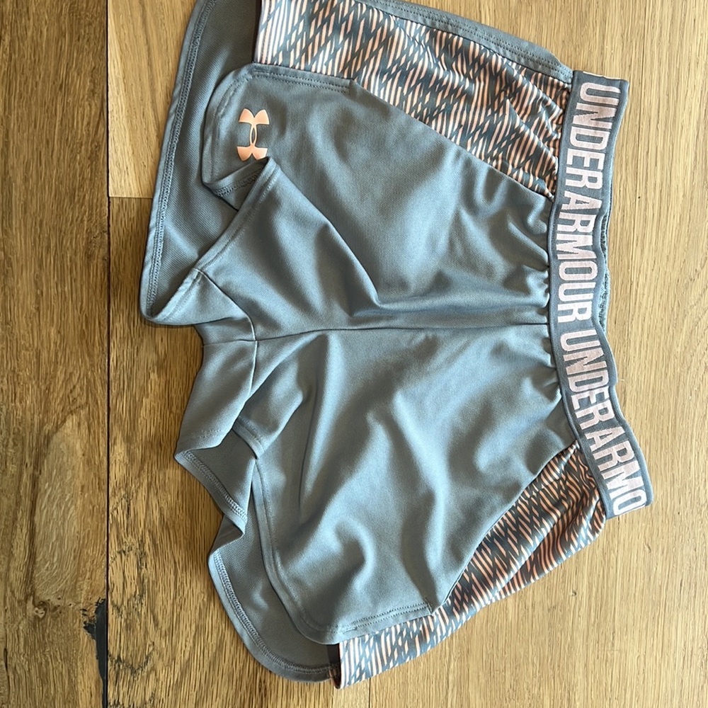 Bundle of 4 Under Armour Workout Shorts - Picture 4 of 5